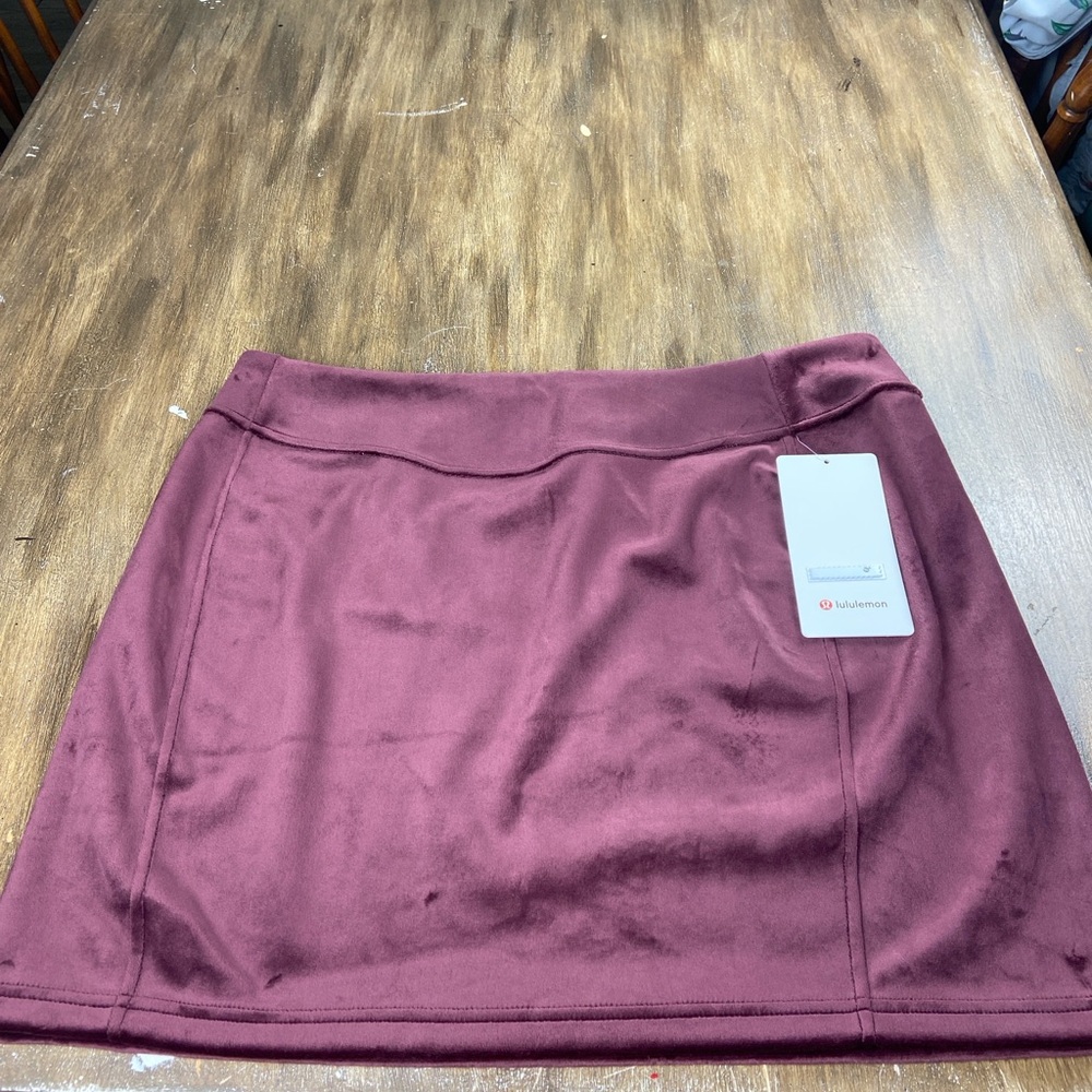 Lululemon athletica scuba HR Mini Skirt Size XL NWT